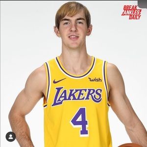 Meet your Posher, Ethan